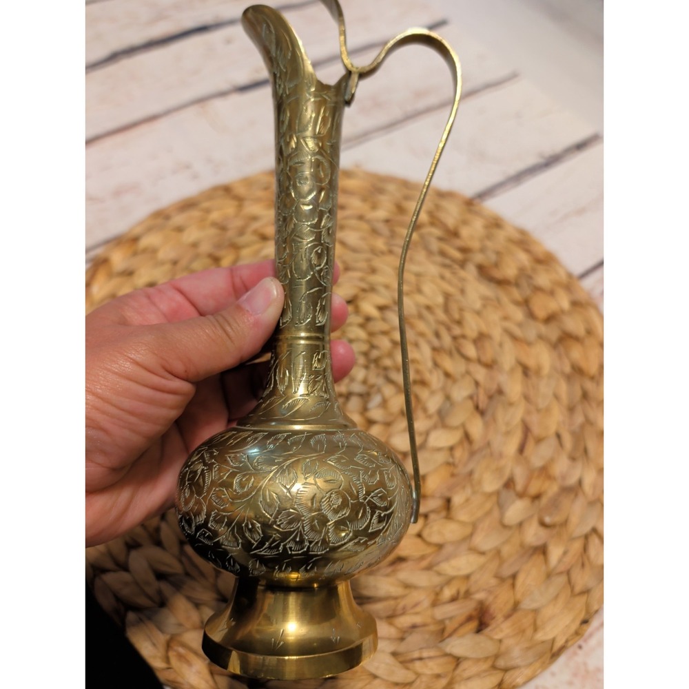 Vintage Cobra Head Brass Pitcher Vase 11" Tall Etched Leaf Floral Design India - Picture 9 of 9
